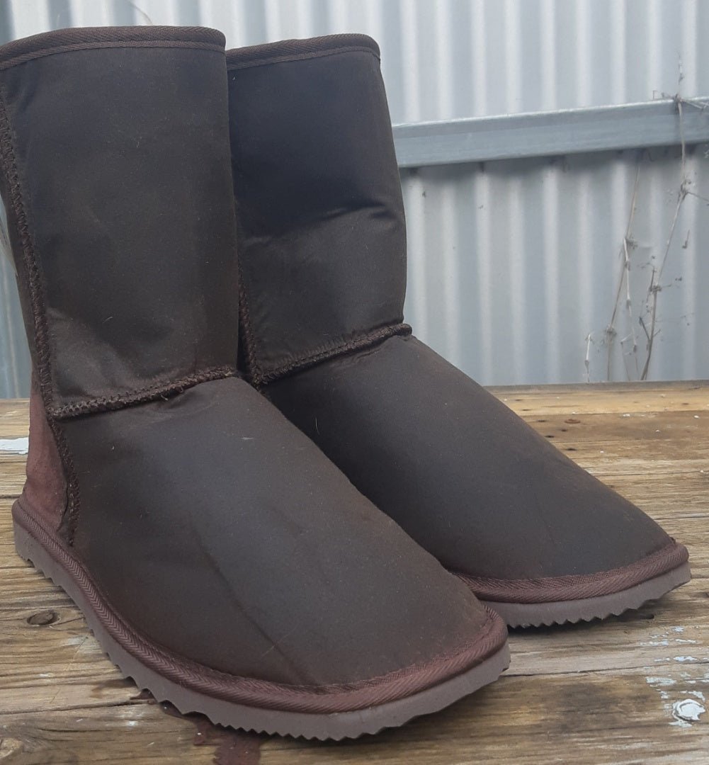 Tarrakoota, Oilskin Uggs, Australian Made, Australian Oilskin, Australian Wool, Tred, OzWit